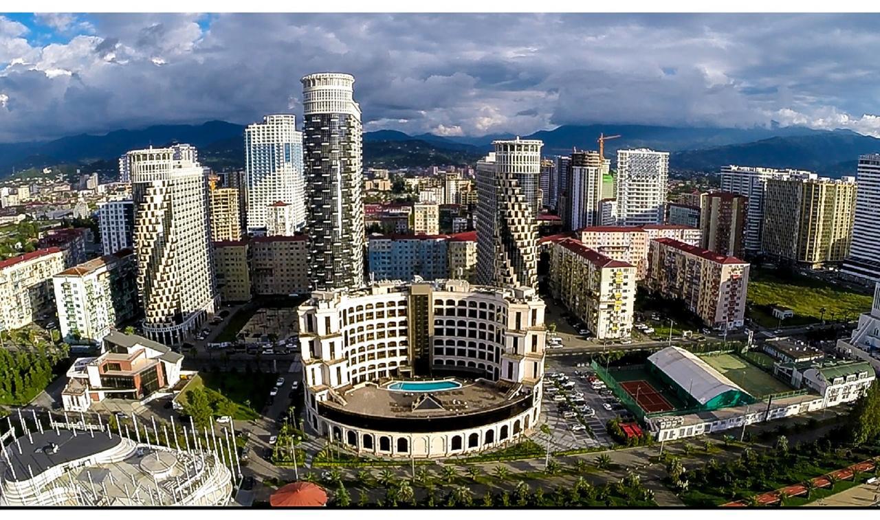 Viva Blue Batumi Aparthotel Exterior photo