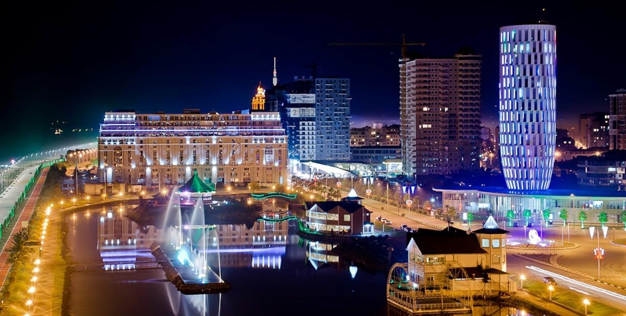 Viva Blue Batumi Aparthotel Exterior photo